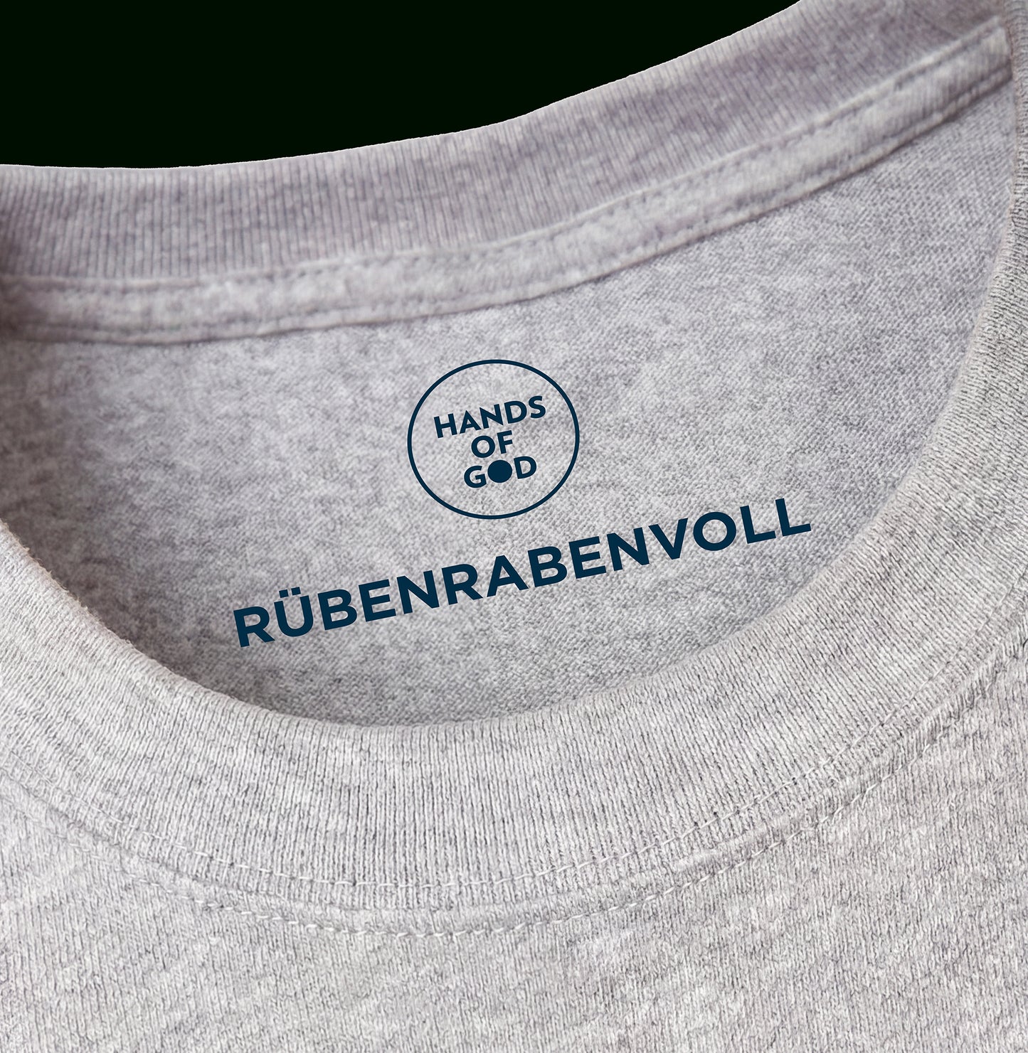 
                  
                    Shirt RÜBENRABENVOLL
                  
                